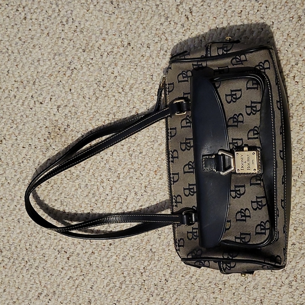 Dooney & Bourke Purse